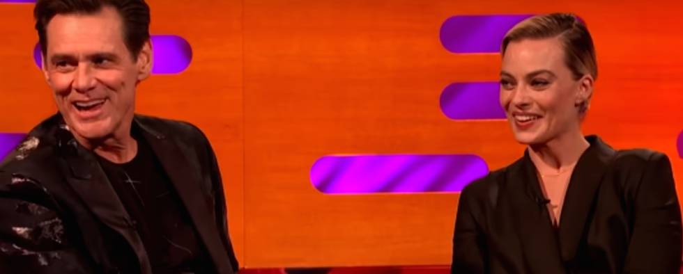 Jim Carrey y Margot Robbie en el 'El show de Graham Norton' justo después de que Carrey hablara sobre "las desventajas físicas" de la actriz.