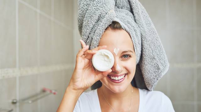 15 cosméticos con aceite de coco para hidratar (o limpiar) la piel y el cabello