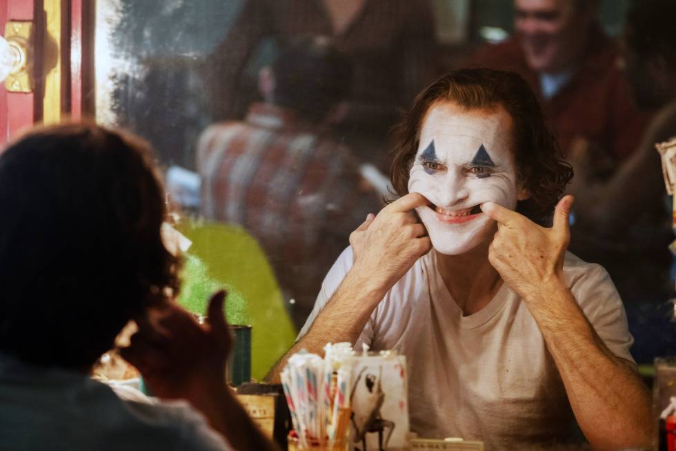 Joaquin Phoenix en 'Joker', de Todd Phillips. Cuando parecía imposible hacer un Joker mejor que el de Jack Nicholson o Heath Ledger, él se puso a la altura.