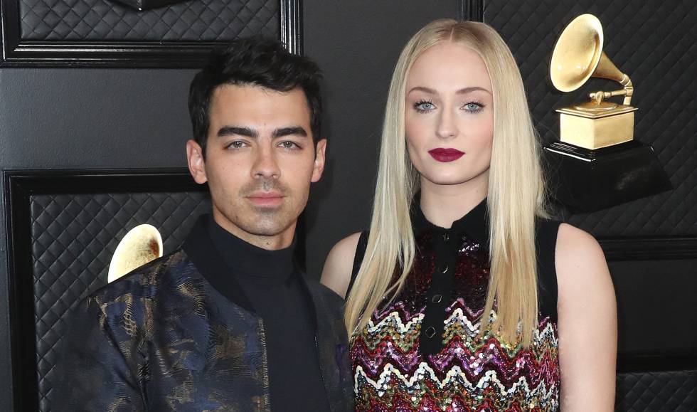 ‘Juego de Tronos’ y uno más Sophie Turner y Joe Jonas esperan su