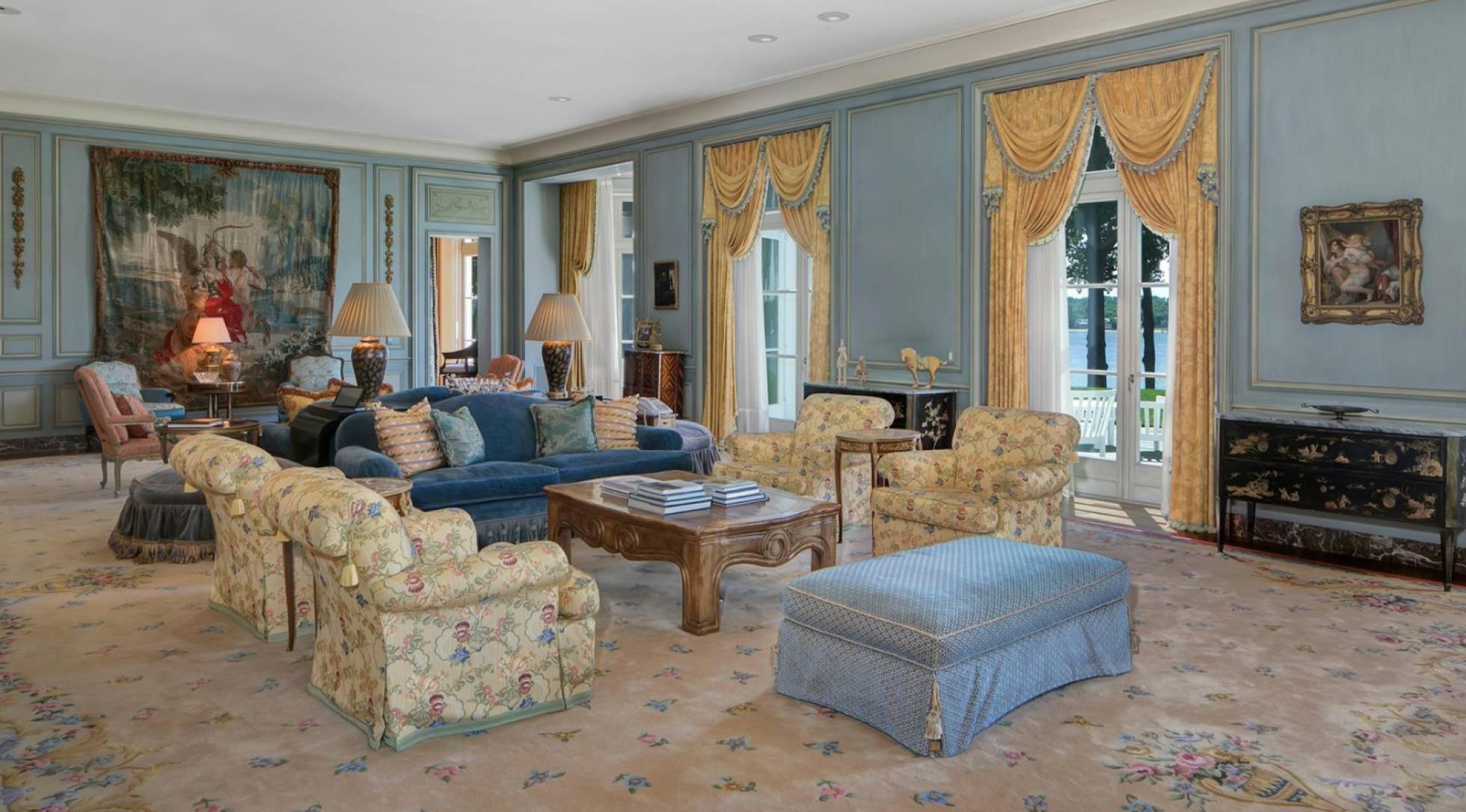 Un des salons de la maison du chanteur du groupe Bon Jovi.