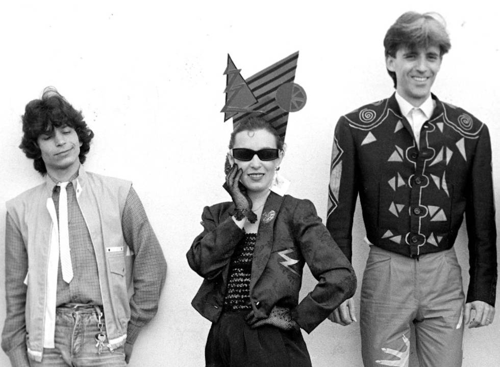 Kiko Veneno, a la derecha, con Martirio y Raimundo Amador en 1984, cinco años después de que Camarón grabara 'Volando voy'.