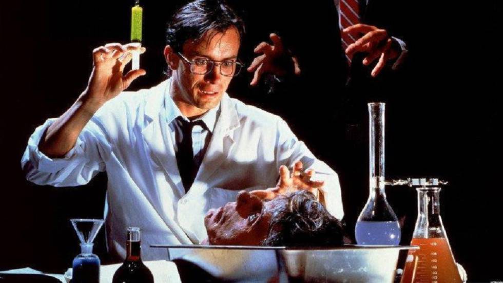 Fotograma de la película 'Re-Animator' de Stuart Gordon, basada en la obra de H. P. Lovecraft.