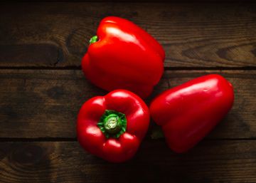El truco para quitar la piel de los pimientos rojos con mayor facilidad