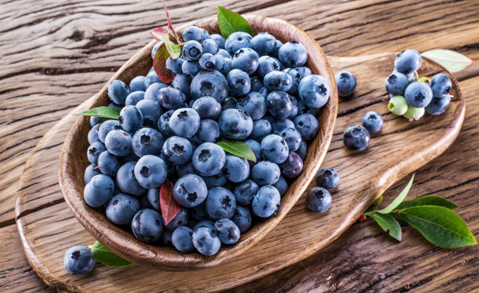 Cuatro alimentos con los que combinar los arándanos para ...