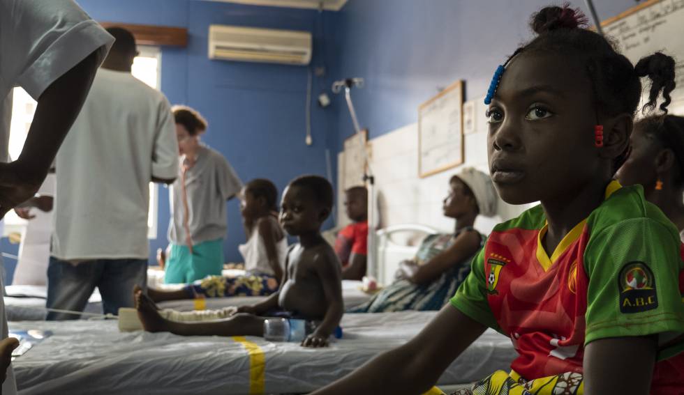 Sala de ingresos del Hospital Universitario Pediátrico de Bangui, en la República Centroafricana.