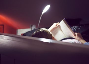 Cierre en pinza y rotación 360°: así es el flexo de escritorio más vendido en Amazon