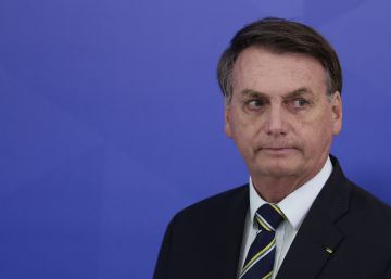 Bolsonaro queda desnudo al despojarse de las tres banderas que lo llevaron al poder