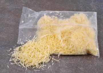 Patata, huevos y otros ingredientes con los que se hace el rallado que no es queso