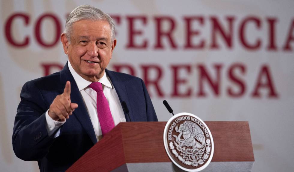 López Obrador, durante la rueda de prensa matutina en Palacio Nacional, este miércoles. 