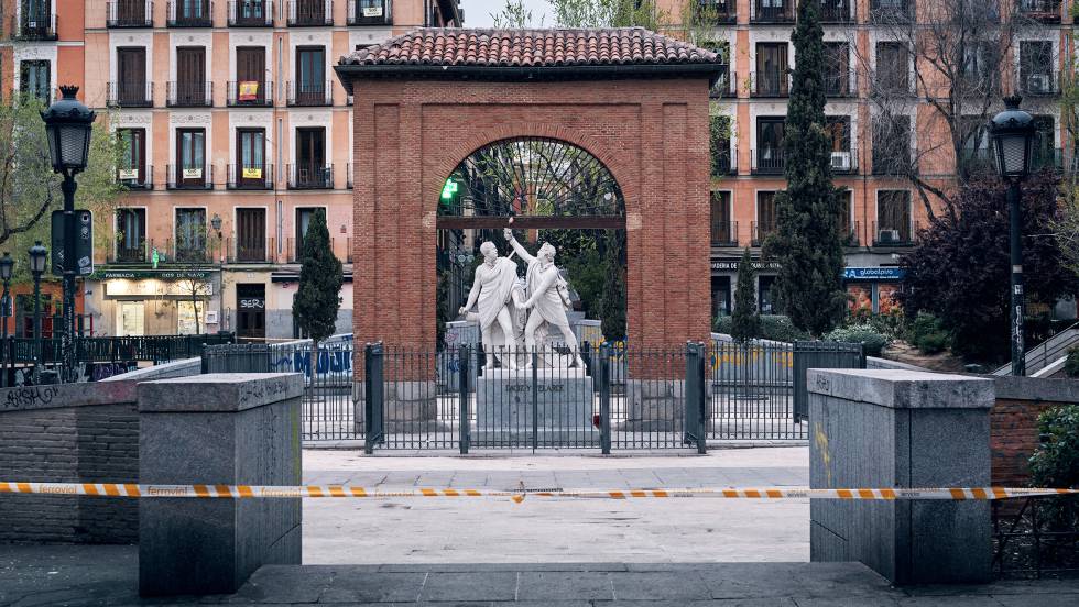 La plaza del 2 de Mayo (Madrid), el primer día del estado de alarma.