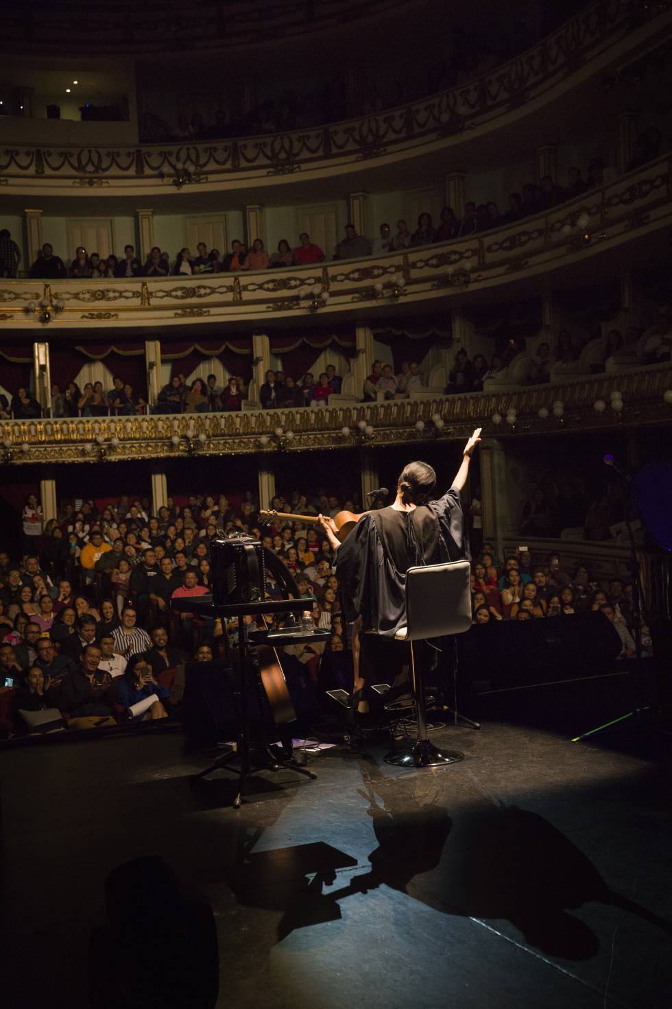 La cantante, durante un concierto en Oaxaca, México, el 29 de febrero.
