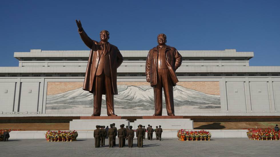 El Gran Monumento de la colina Mansu, en Pionyang, Corea del Norte.