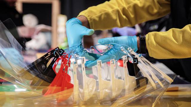 Los ‘makers’, solidaridad artesanal contra la pandemia