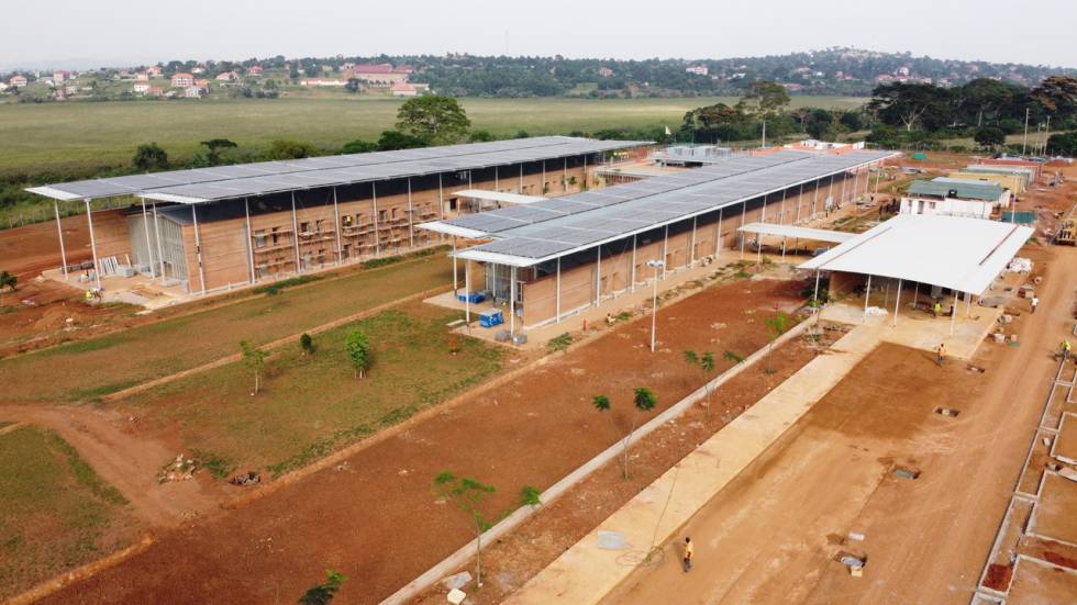 Vista general del Centro de Cirugía Pediátrica de Entebbe proyectado por RPBW y TAM Associati.