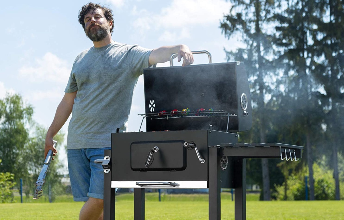 Cocina a la parrilla, en el jardín o la terraza, con la barbacoa de carbón más vendida en Amazon