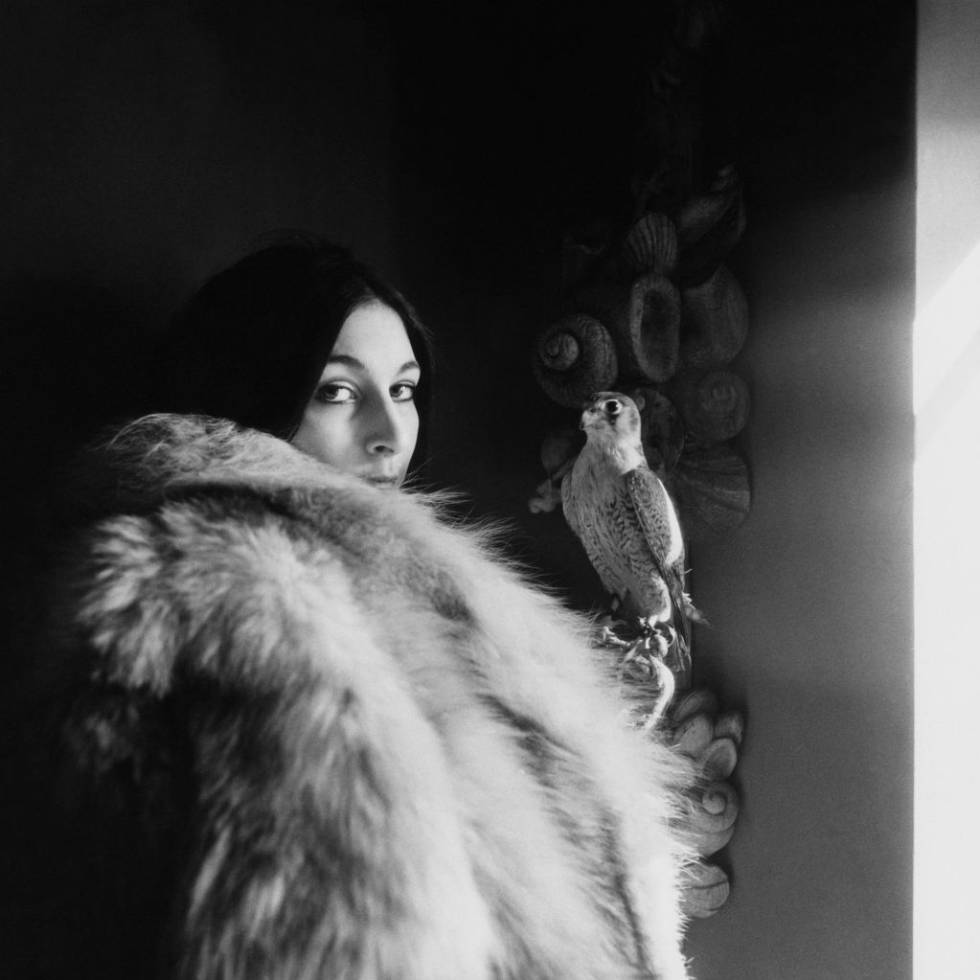 Anjelica Huston fotografiada por Arnaud de Rosnay en 1968 para Vogue.