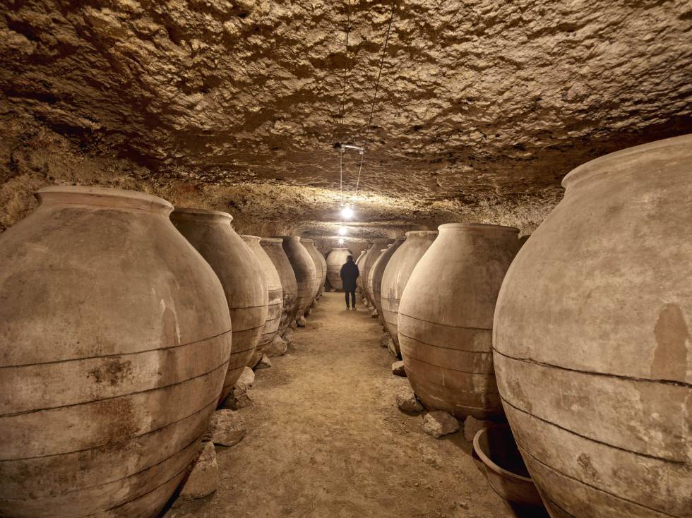 Didáctico e interactivo, el Museo del Vino Valdepeñas permite adentrarse en el corazón de la cultura vinícola.