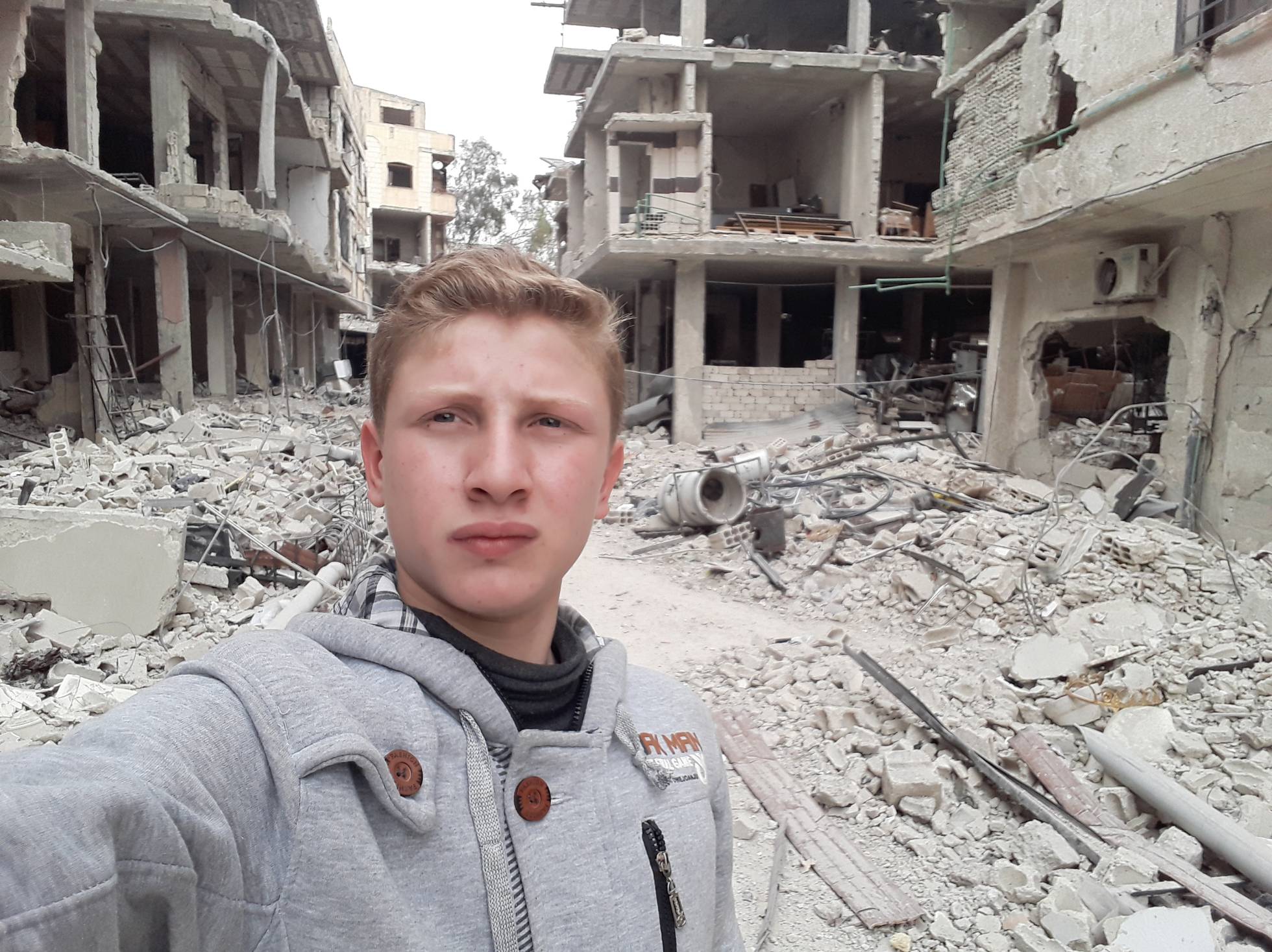El adolescente sirio que quiere contar toda la verdad sobre la guerra al mundo entero