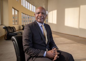 La Fundación Gates premia al virólogo Nkengason: “Él es uno de tantos héroes de la pandemia”