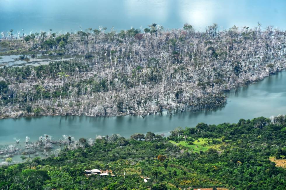Vista aérea de un incendio en la Amazonía de Brasil.
