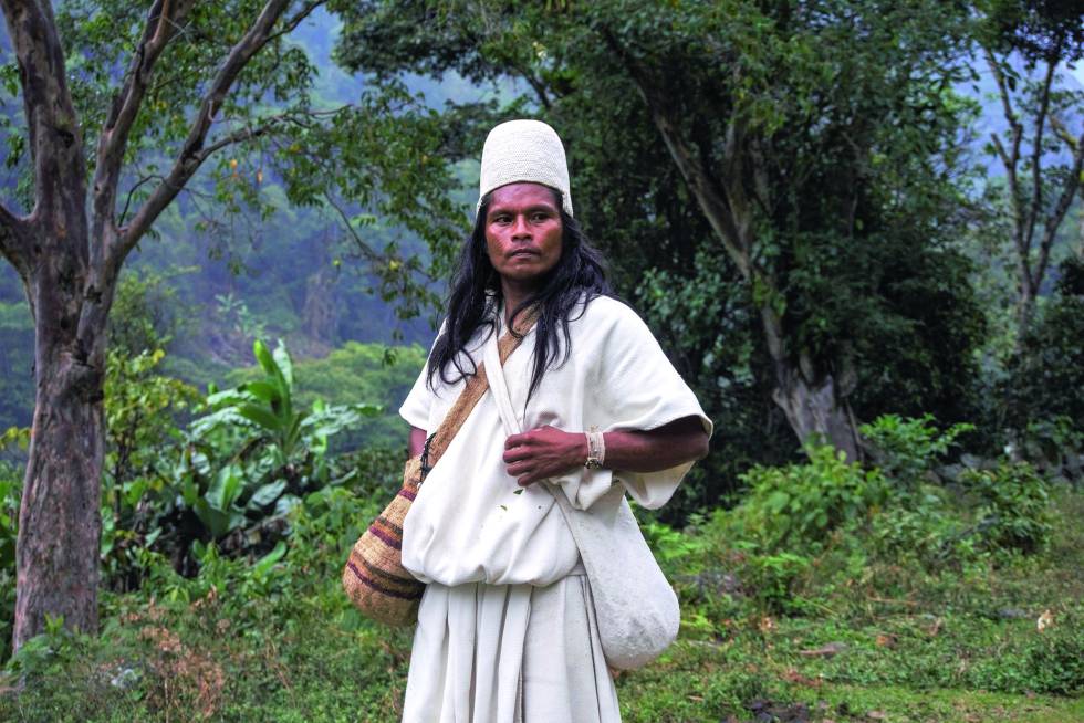 Mamo Eusebio, en Serankwa, en las montañas de la Sierra Nevada de Santa Marta (Colombia).