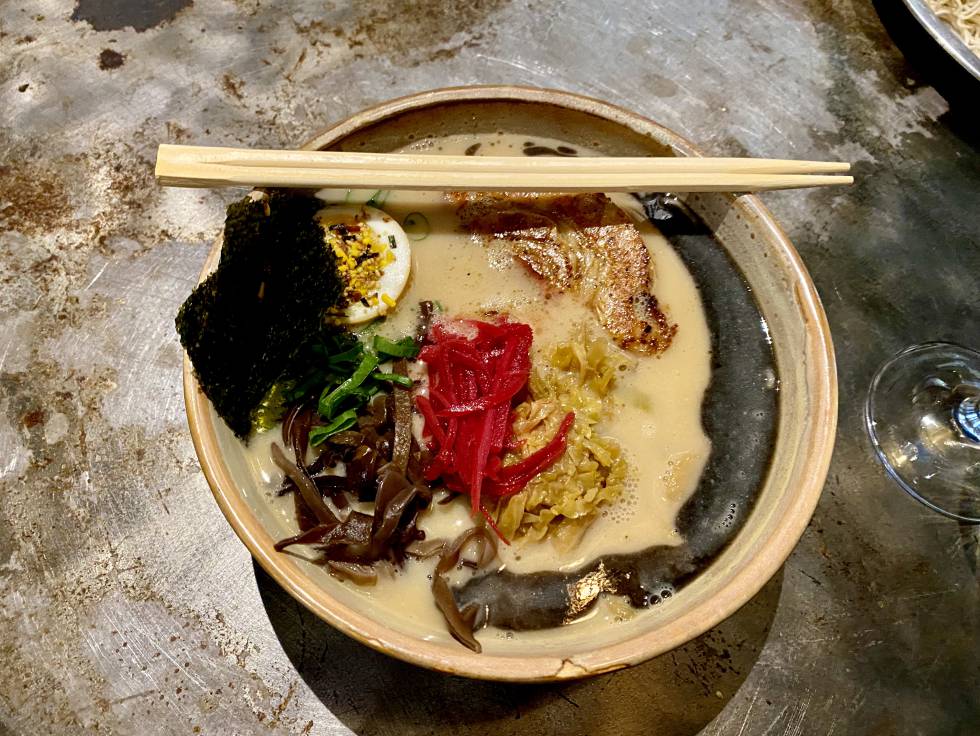 Tonkotsu Ramen, en el restaurante Chuka Ramen Bar. JC CAPEL