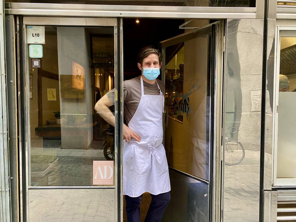 Jhon Husby, at the door of Chuka Ramen Bar. JC CAPEL
