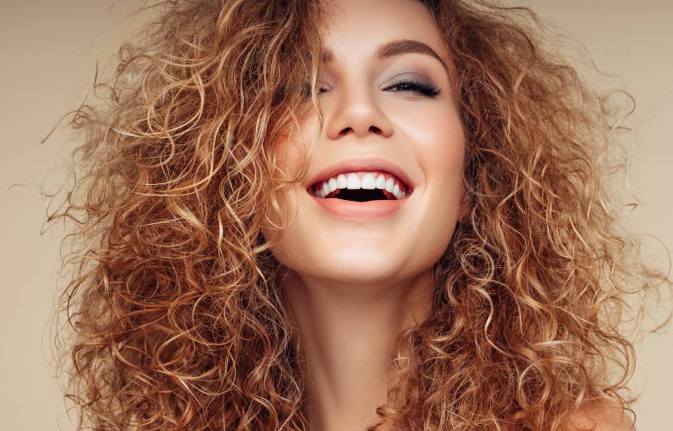 ¿Qué es el método ‘Curly Girl’? Todos los pasos y