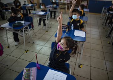 Las imágenes del regreso a clases en Chile, Argentina y Uruguay