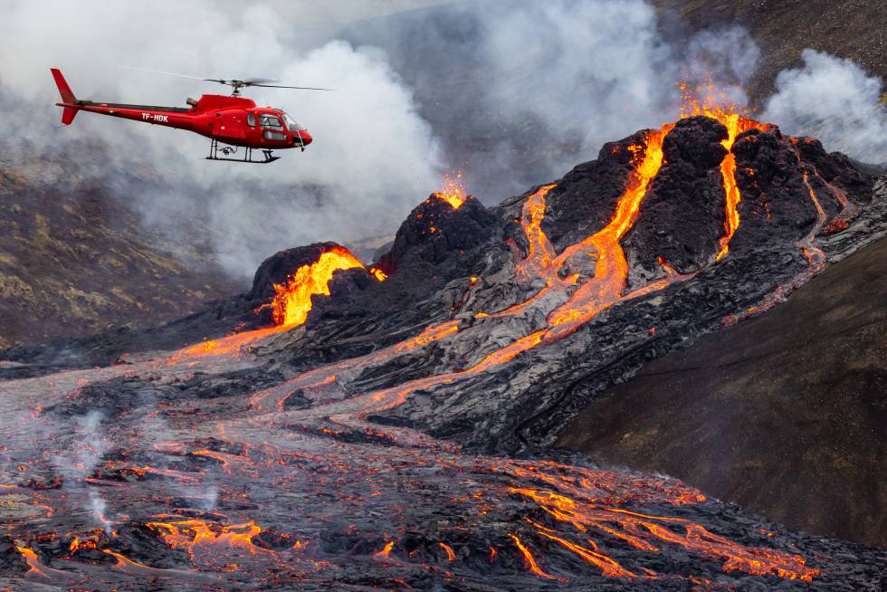 Fotos: La erupción de un volcán cerca de la capital de Islandia, en  imágenes | Internacional | EL PAÍS
