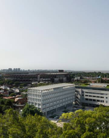 Vista aérea del nuevo aulario para la Universidad Torcuato di Tella, en Buenos Aires.