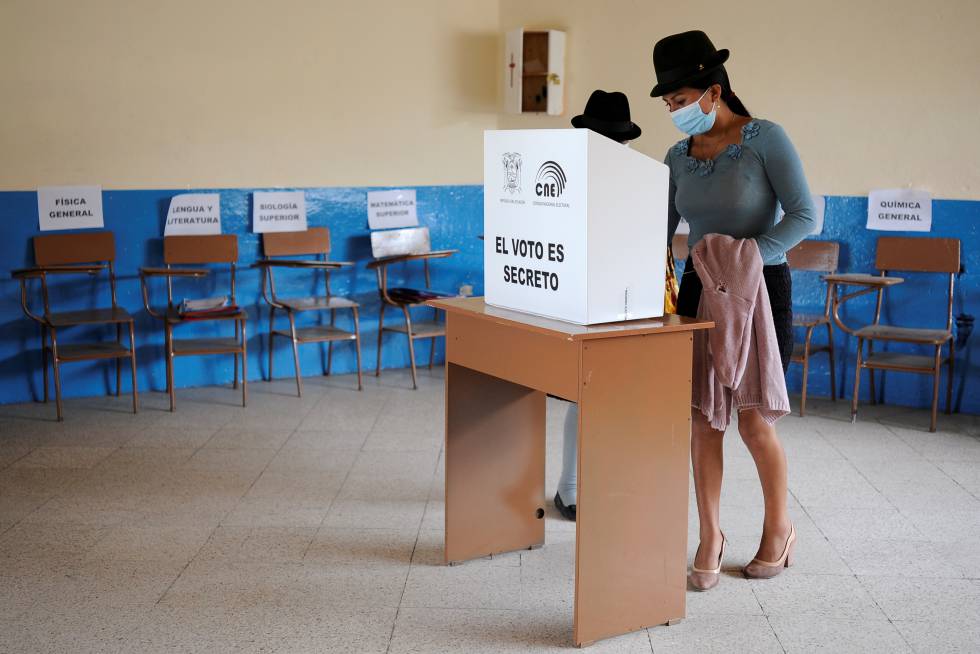 Fotos La jornada electoral en Ecuador, en imágenes Actualidad EL PAÍS