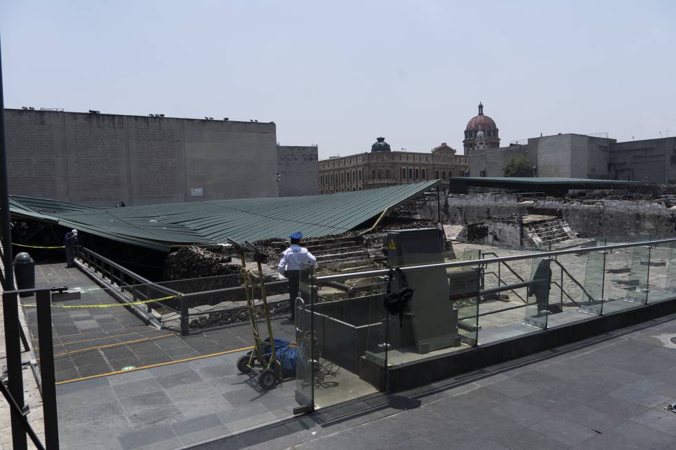 Fotos: Una tormenta de granizo destruye la cobertura de la Casa de las  Águilas en el Templo Mayor, en imágenes | Cultura | EL PAÍS