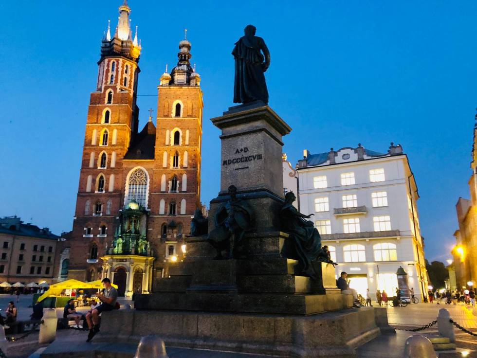 Rynek Glówny, la plaza mayor de Cracovia (Polonia).