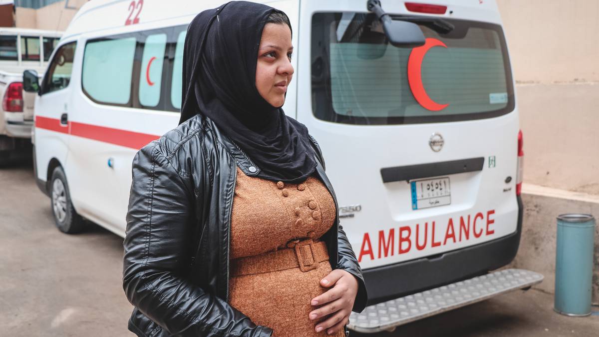 Matronas, madres y otras mujeres de la maternidad de Al-Amal