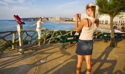 Biarritz, pinchos con vino de Burdeos