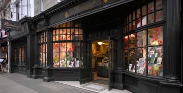 Hatchards, librería fundada en Picadilly Circus en 1797 por John Hatchard, es la más veterana de Londres.