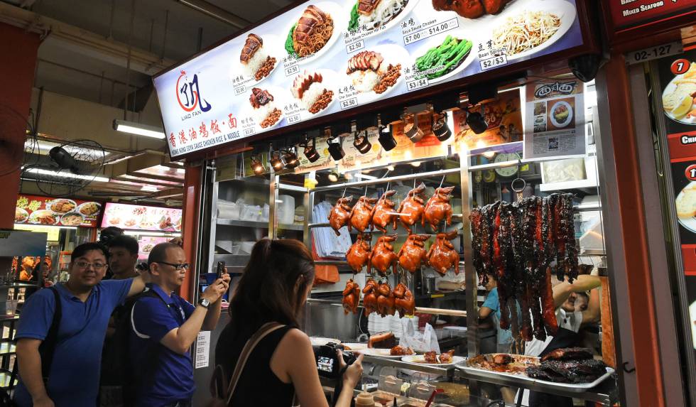 El Hong Kong Soya Sauce Chicken Rice & Noodles.
