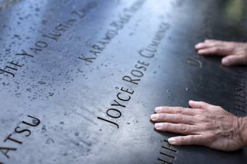Placa en el munumento conmemorativo del 11 de Septiembre, en Nueva York.