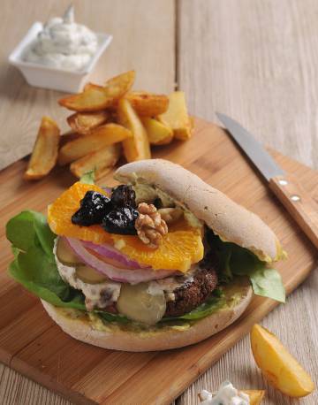 La hamburguesa en Viva Burger lleva hasta 18 ingredientes.