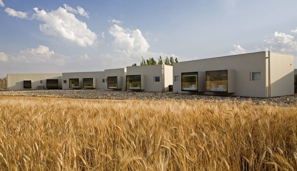 Exterior del hotel Aire de Bardenas, cerca de Tudela (Navarra).