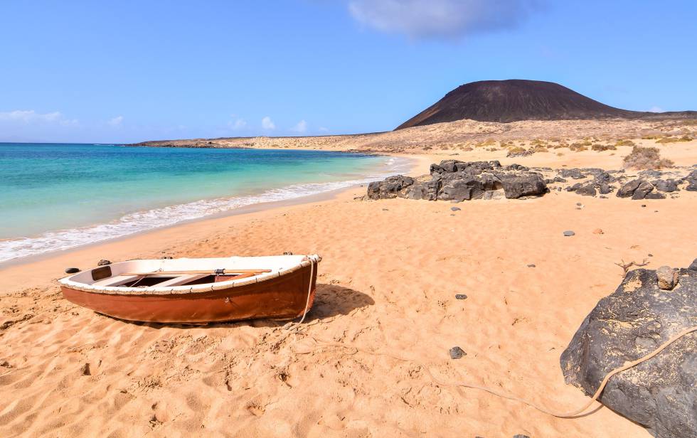 La playa de La Francesa, en la isla canaria de La Graciosa.