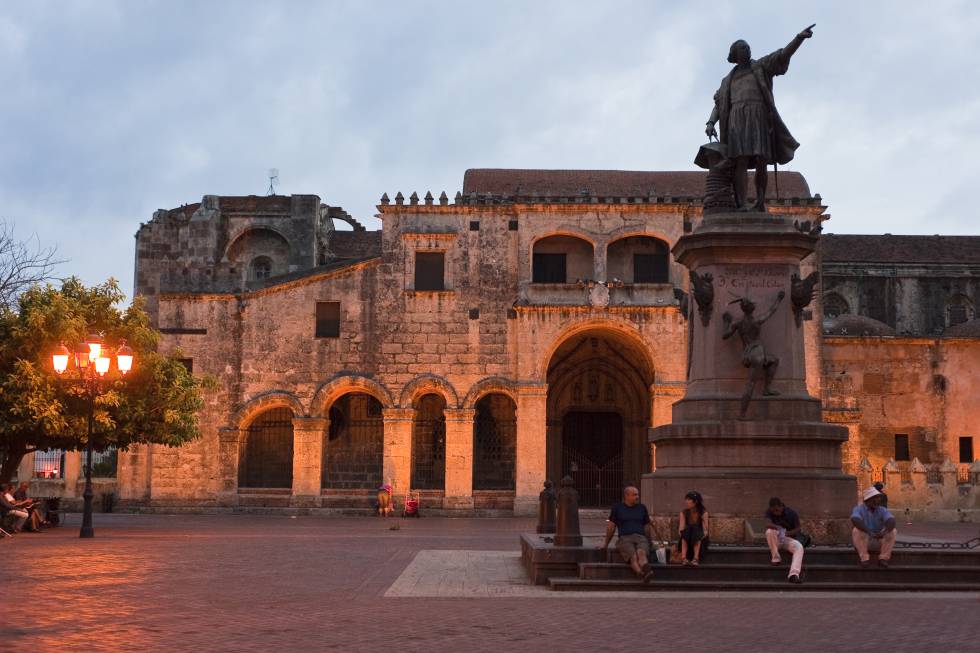 La catedral de Santo Domingo, en el parque ColÃ³n de la capital de la RepÃºblica Dominicana.