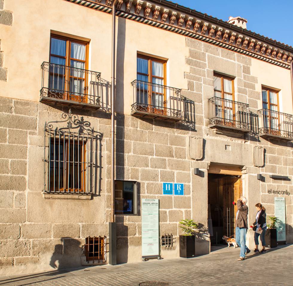 A Dos Pasos De La Muralla De Avila El Viajero El Pais