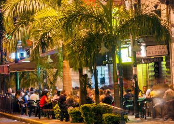 Terraza del Lido Bar, en la calle Palma de Asunción (Paraguay).