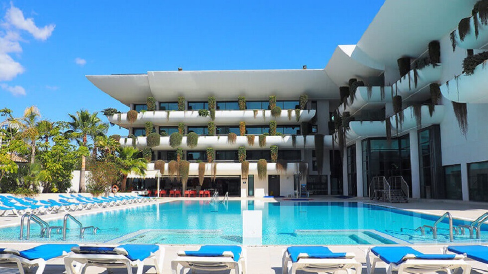 Hoteles Benirdorm: Deloix Aqua Center, una piscina para ...