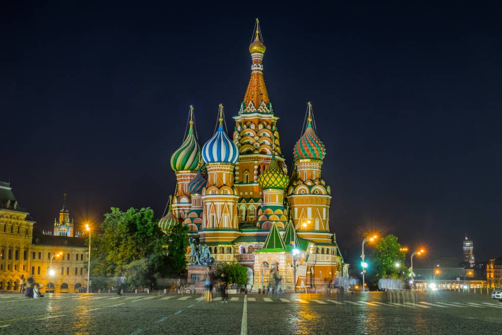 La catedral de San Basilio, un templo ortodoxo en la plaza Roja de Moscú.