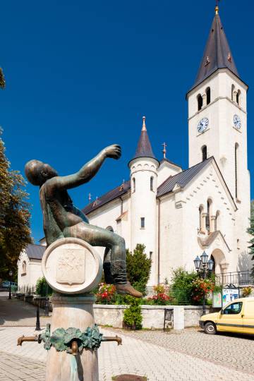 La plaza central de la localidad húngara de Tokaj.