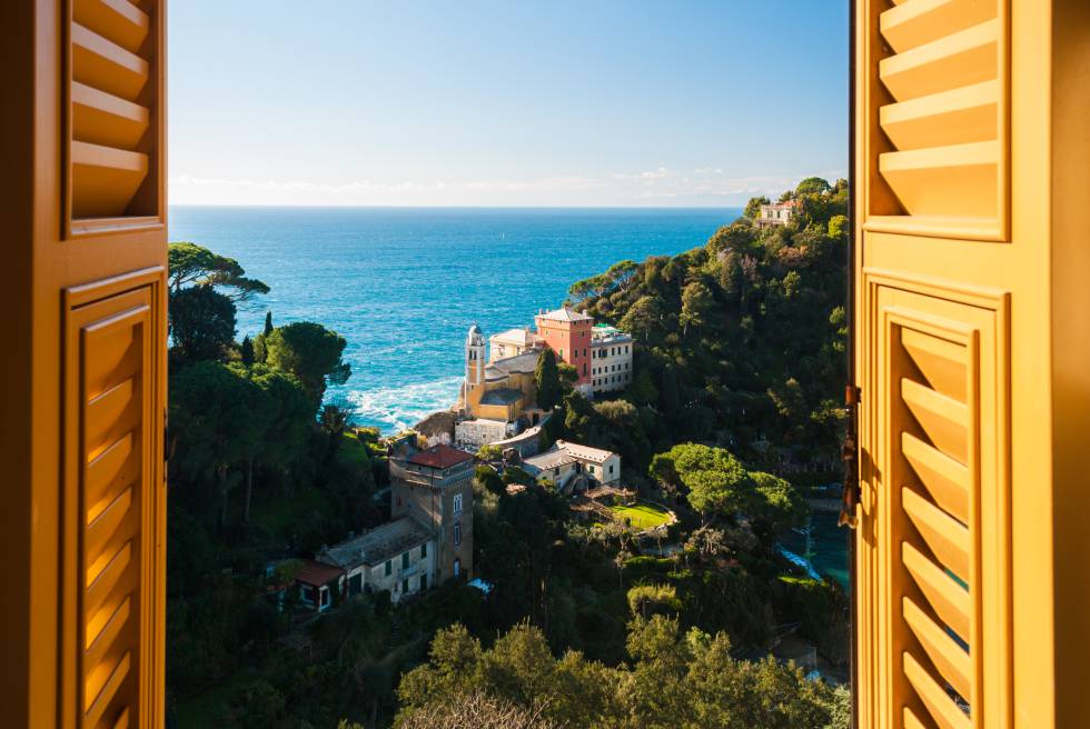 Vista al Mediterráneo desde un edifcio en la zona alta de Portofino.